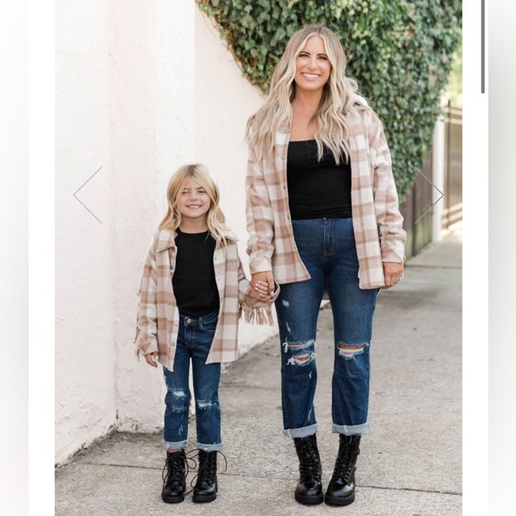 KRISTA HORTON X PINK LILY- THE MOM JEANS DARK WASH STRAIGHT LEG JEANS - KRISTA - Picture 1 of 2
